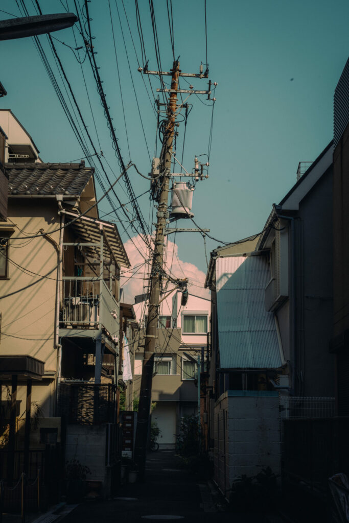 Rue ensoillée au Japon